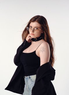 Eliza - puta in Dubai Photo 1 of 9