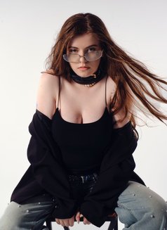 Eliza - puta in Dubai Photo 7 of 9