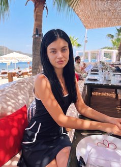 Eliza - escort in Dubai Photo 3 of 7