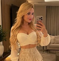 Elizabeth - escort in London