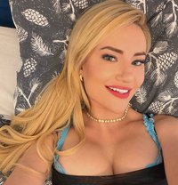 Elizabeth - escort in London