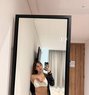 Elizabeth - escort in Milan Photo 1 of 3