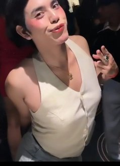 Elizabeth - Transsexual escort in Bangalore Photo 3 of 5