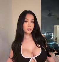 Elizabeth Jonah - puta in İstanbul