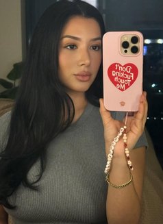 Elizabeth Jonah - escort in İstanbul Photo 2 of 6