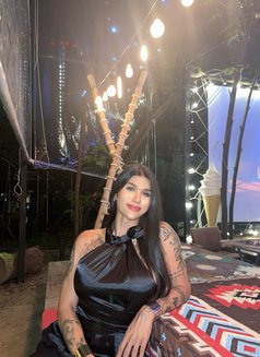 Elizabeth - Transsexual escort in Bangkok Photo 1 of 7