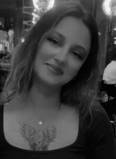 Elizabeth the Art of Conversation - escort in Marseille Photo 2 of 6