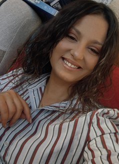 Elizabeth the Art of Conversation - escort in Marseille Photo 4 of 6