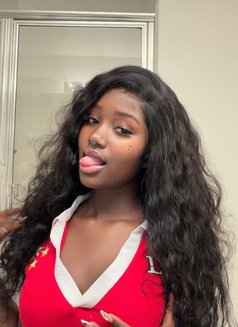 Elizah - escort in Jeddah Photo 1 of 3