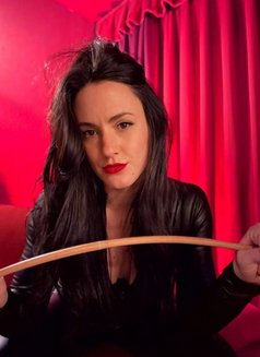 Elizaveta - dominatrix in Dublin Photo 5 of 7