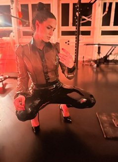 Elizaveta - dominatrix in Dublin Photo 7 of 7