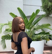 Ella - puta in Accra