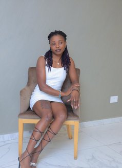 Ella - escort in Beirut Photo 8 of 9