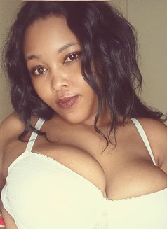 Ella,face,sitting,quin _squirts,BJ,GFE. - escort in Pune Photo 16 of 17
