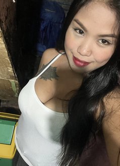 Ella - escort in Manila Photo 3 of 8