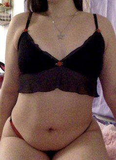 Ella - escort in Annecy Photo 5 of 5