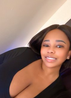 Ella - escort in Dubai Photo 3 of 8