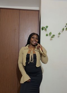 Ella - escort in New Delhi Photo 2 of 8