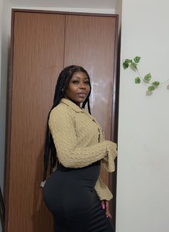 Ella - escort in New Delhi Photo 3 of 8