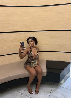 Ella (Hottest Squirter In Abu Dhabi) - escort in Abu Dhabi Photo 4 of 5
