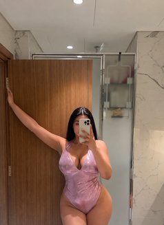 Ella - escort in Dubai Photo 3 of 5