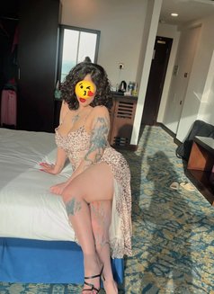 Ella (italy & iranian) - escort in Muscat Photo 19 of 21