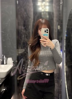 Ella - escort in Tokyo Photo 2 of 3