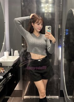 Ella - escort in Tokyo Photo 3 of 3