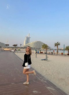 Ella - puta in Dubai Photo 4 of 15