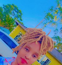 Ella - puta in Nairobi