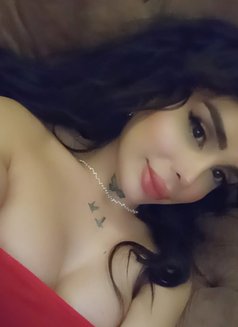 Ella - Transsexual escort in İstanbul Photo 3 of 3