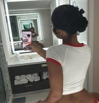Ella - escort in Muscat