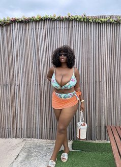 Ella - escort in Dubai Photo 5 of 6