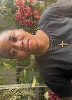 Ella - puta in Riyadh Photo 1 of 1