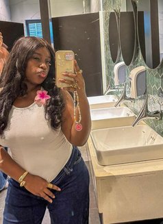 Ella - escort in Lagos, Nigeria Photo 1 of 2