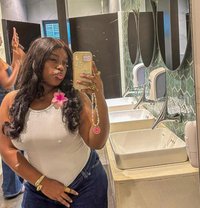 Ella - puta in Lagos, Nigeria