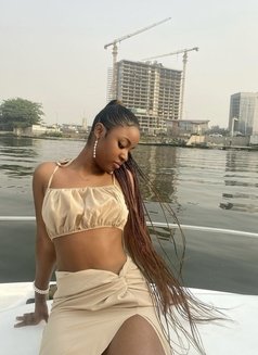 Ella - escort in Lagos, Nigeria Photo 4 of 4