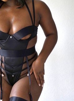 Ella (PRETTIEST DEEPTHROATER, GFE &CIM) - puta in Abu Dhabi Photo 2 of 15