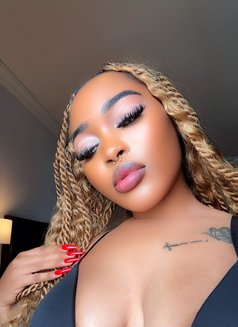 Ella - escort in Abu Dhabi Photo 6 of 6