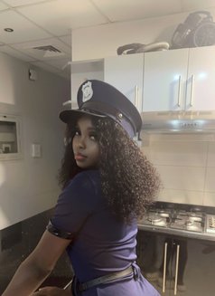 Ella - escort in Dubai Photo 1 of 4