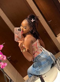 Ella - escort in Noida Photo 1 of 4