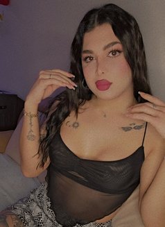 Ella23 - Transsexual escort in Beirut Photo 1 of 2