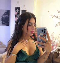 Ella23 - Transsexual escort in Beirut Photo 14 of 15