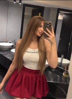 Elle - puta in Dubai Photo 3 of 10