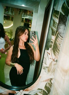 Elle - puta in Dubai Photo 10 of 10