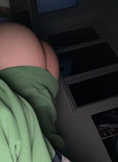 Clara - escort in Dammam Photo 2 of 2
