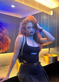 Elle - Transsexual escort in Manila Photo 1 of 7