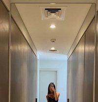 Elle - escort in Paris