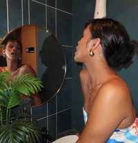 Elle - Acompañantes transexual in Manila