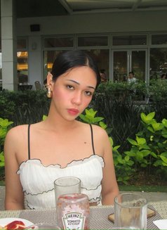 Elle - Acompañantes transexual in Manila Photo 5 of 7